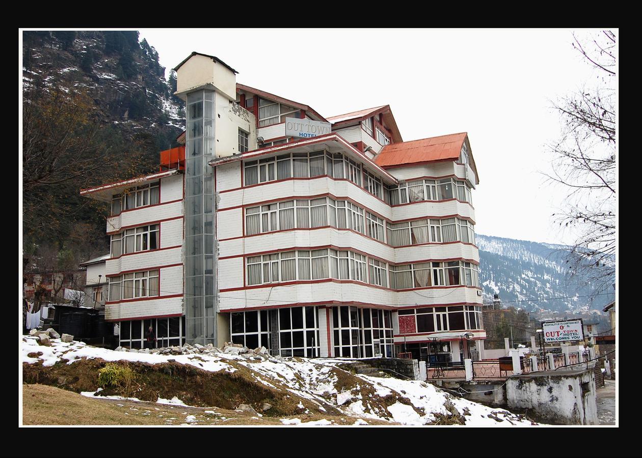 Hotel Out Town Manāli Exterior foto